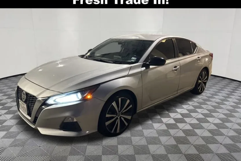 2021 Nissan Altima 2.5 SR photo 1