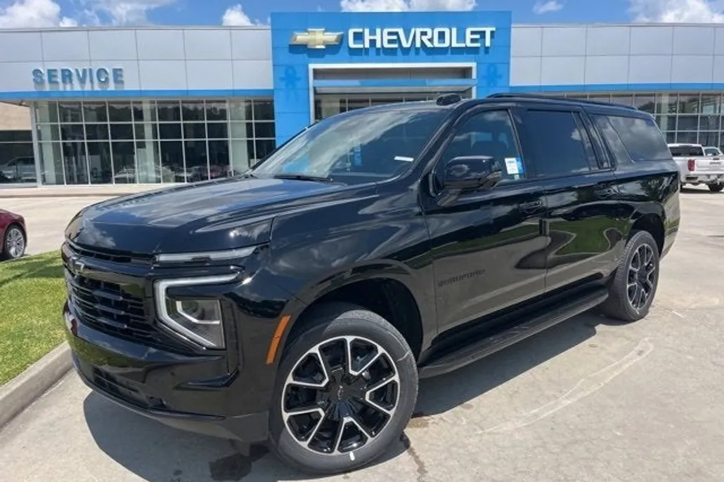 2025 Chevrolet Suburban RST photo 1