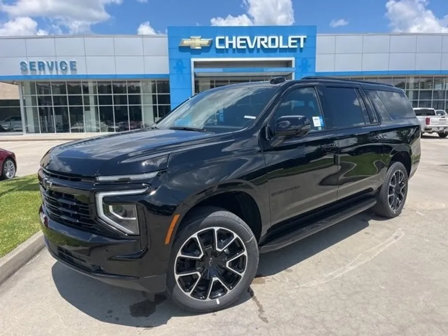 2025 Chevrolet Suburban RST photo 1