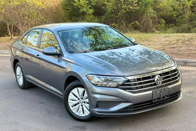 2019 Volkswagen Jetta SE R-Line photo 1