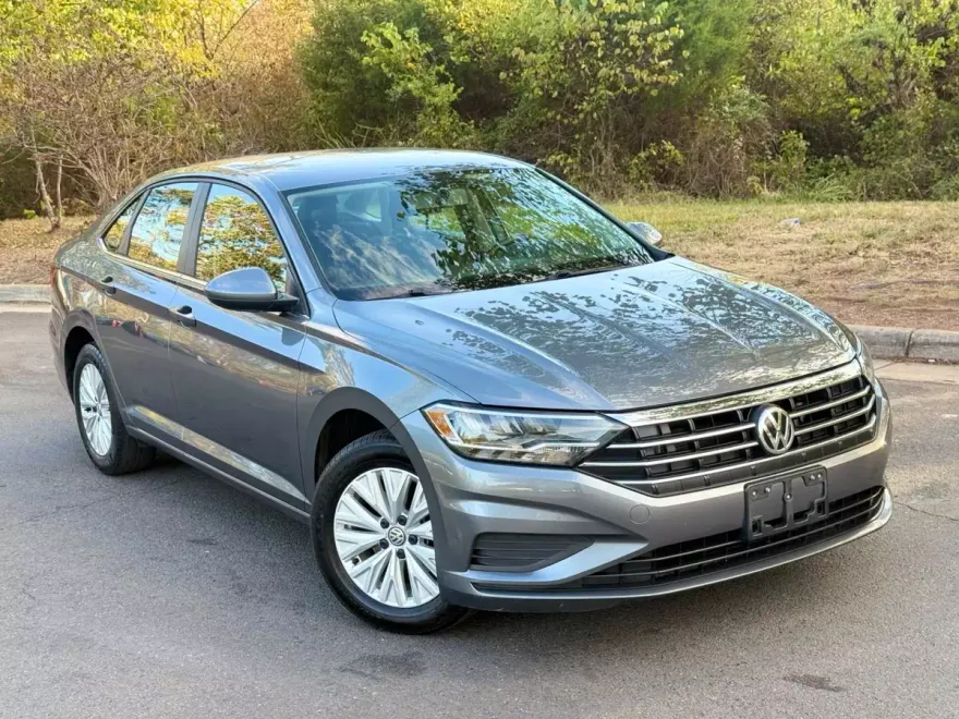 2019 Volkswagen Jetta SE R-Line photo 1