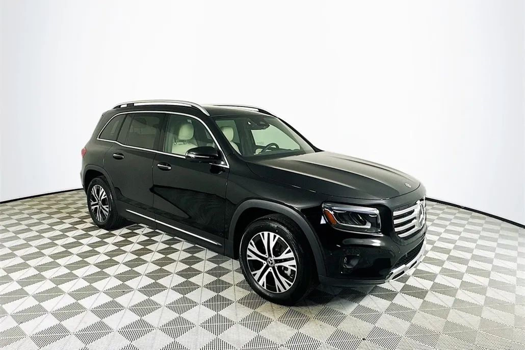 2025 Mercedes Benz GLB 250 photo 1