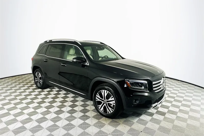 2025 Mercedes Benz GLB 250 photo 1