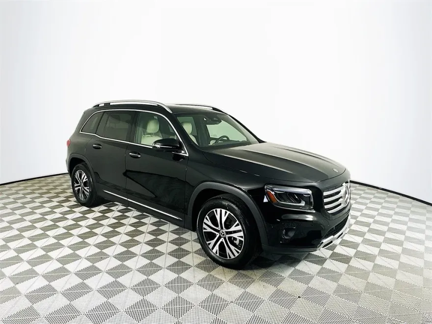 2025 Mercedes Benz GLB 250 photo 1