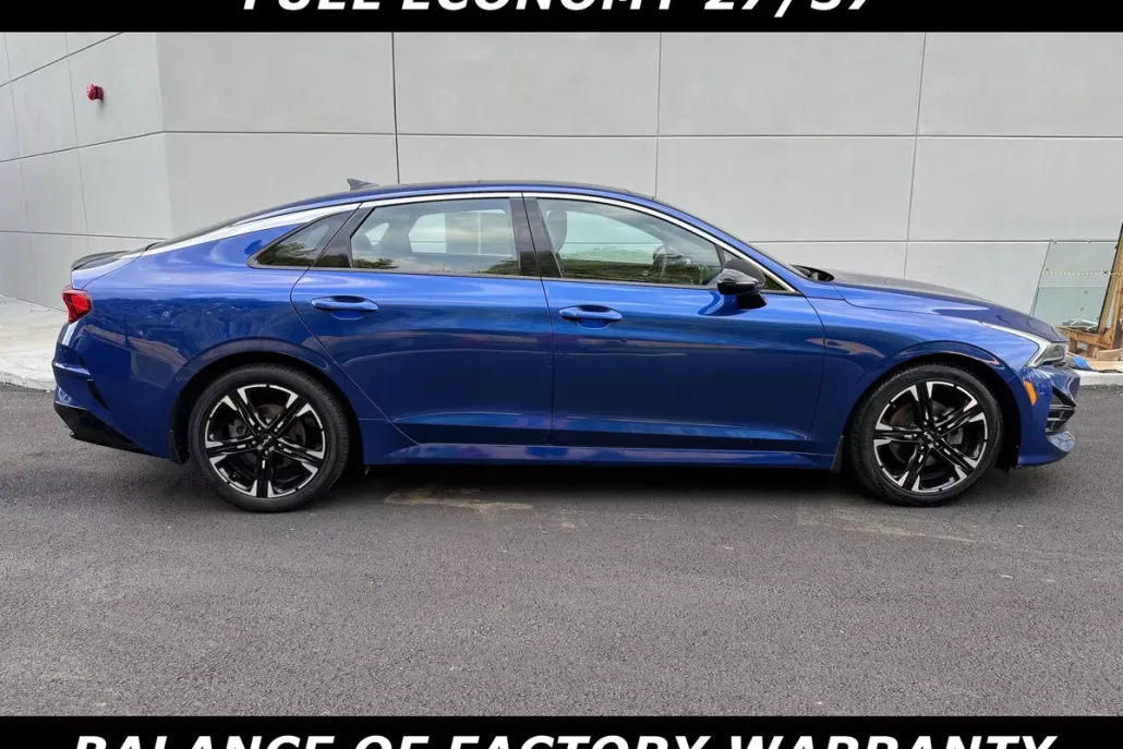2022 Kia K5 GT-Line photo 1