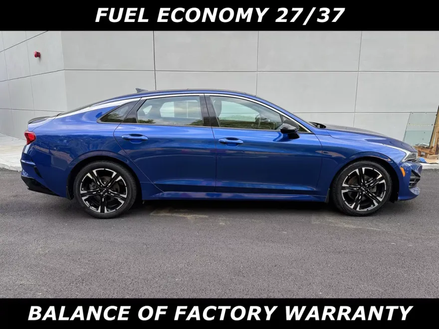 2022 Kia K5 GT-Line photo 1