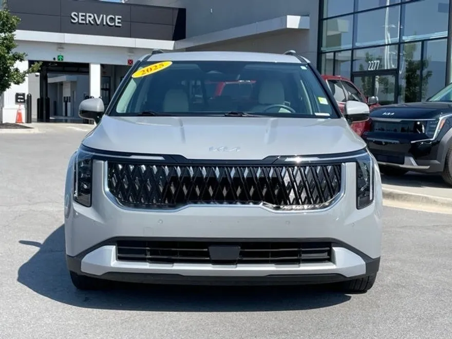 2025 Kia Carnival EX photo 1