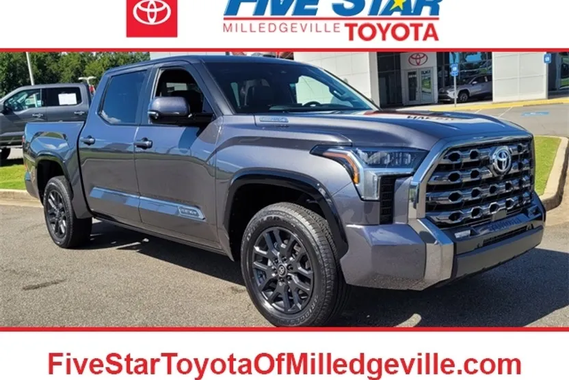 2025 Toyota Tundra Platinum photo 1