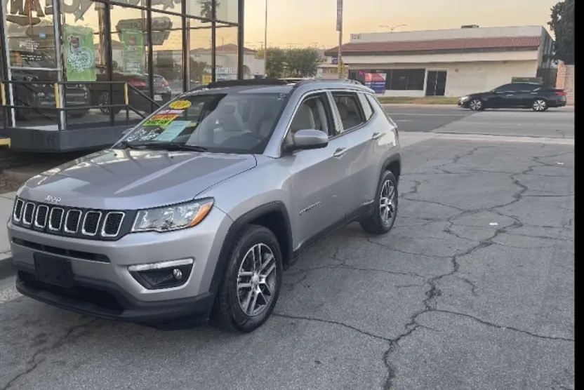 2019 Jeep Compass Latitude photo 1