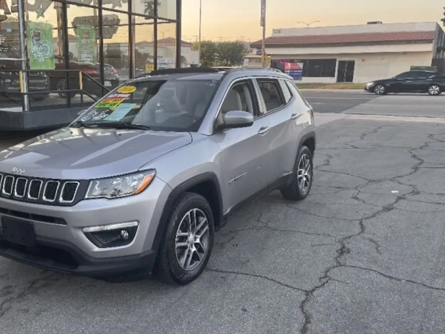 2019 Jeep Compass Latitude photo 1
