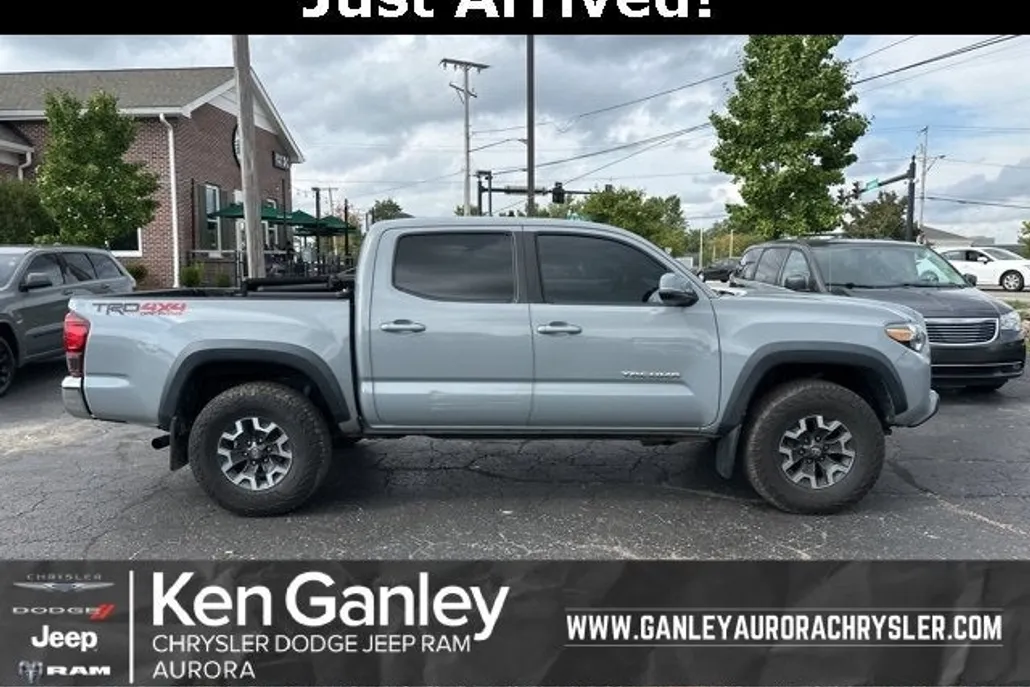 2019 Toyota Tacoma TRD Off-Road V6 photo 1
