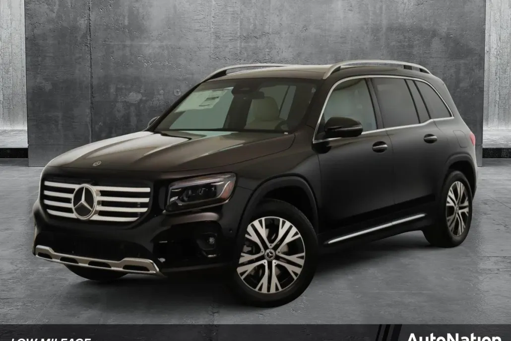 2025 Mercedes Benz GLB 250 4MATIC photo 1
