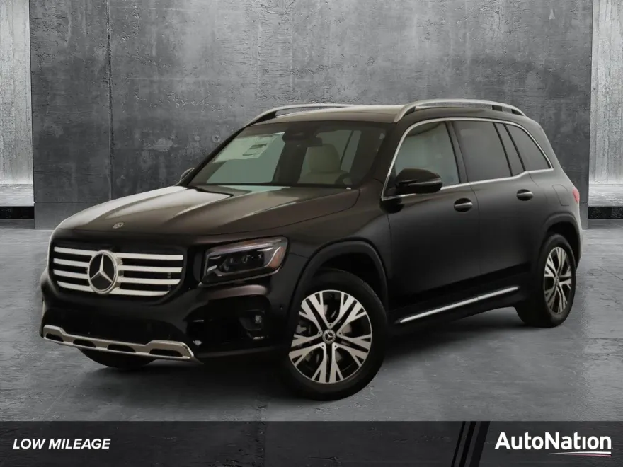 2025 Mercedes Benz GLB 250 4MATIC photo 1