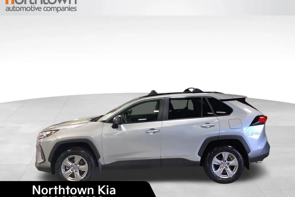 2023 Toyota RAV4 Hybrid LE photo 1