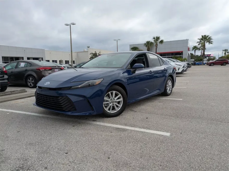 2026 Toyota Camry LE photo 1