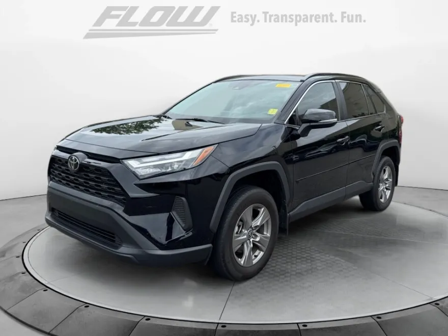 2024 Toyota RAV4 XLE photo 1