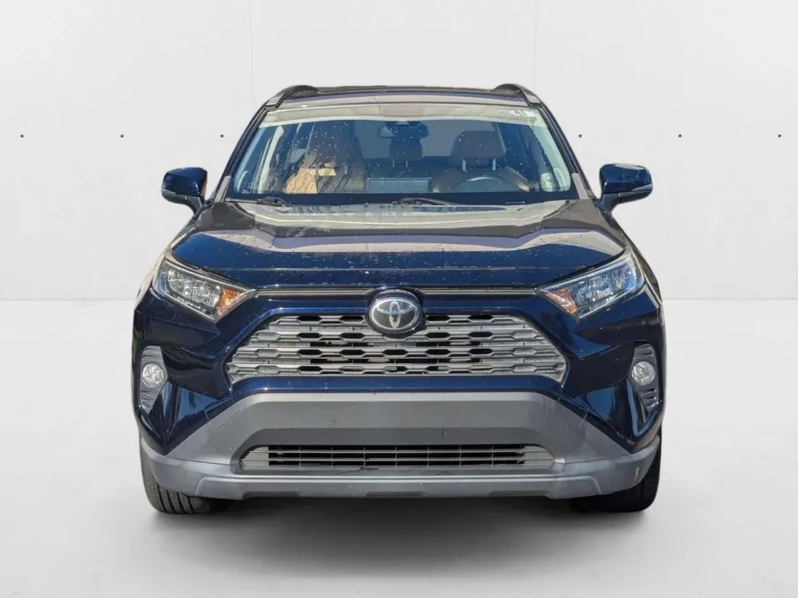 2019 Toyota RAV4 XLE Premium photo 1