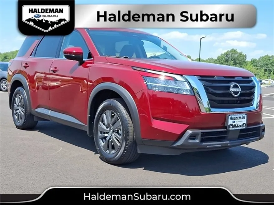 2022 Nissan Pathfinder SV photo 1