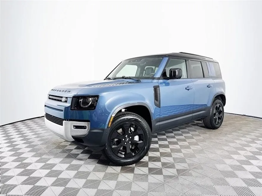 2025 Land Rover Defender 110 S photo 1
