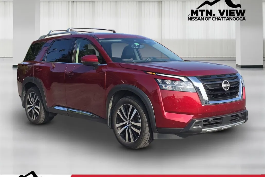 2024 Nissan Pathfinder Platinum photo 1