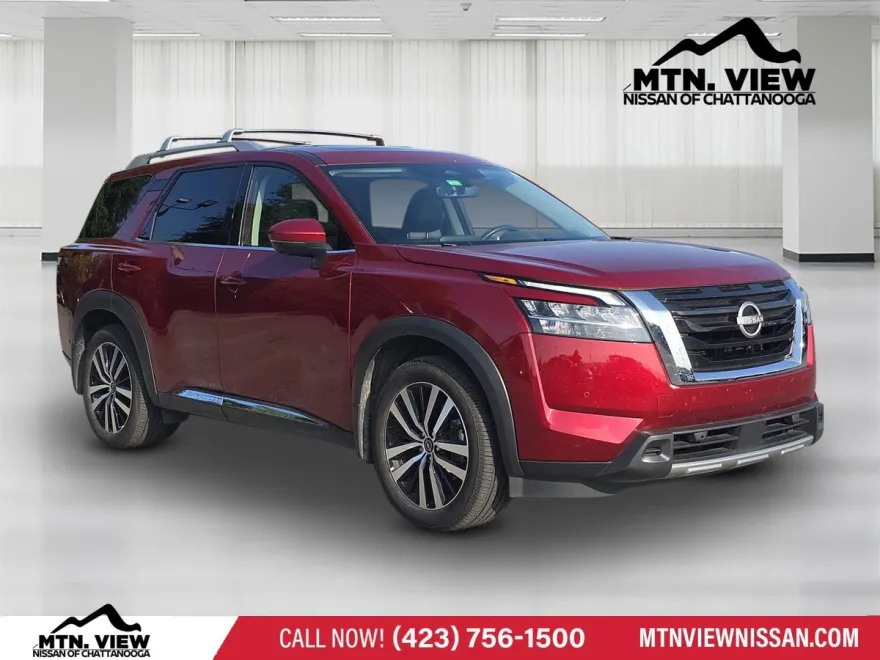 2024 Nissan Pathfinder Platinum photo 1