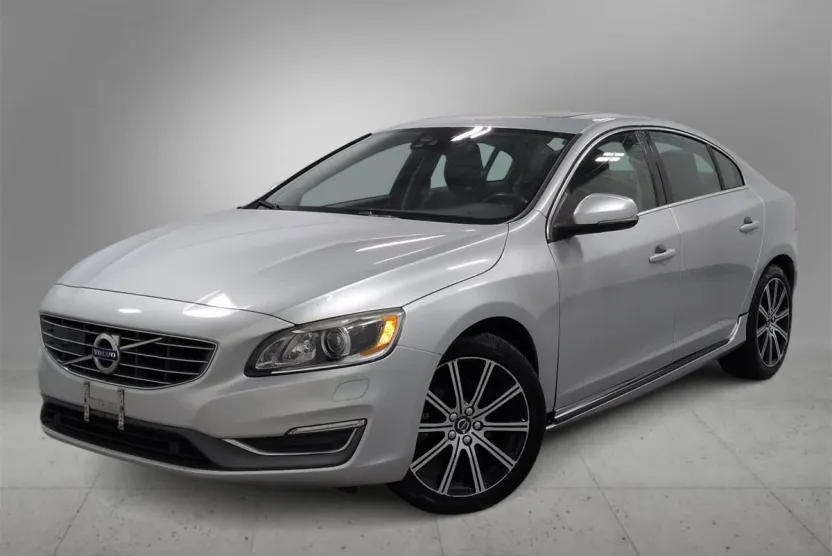 2017 Volvo S60 T5 Inscription Platinum photo 1