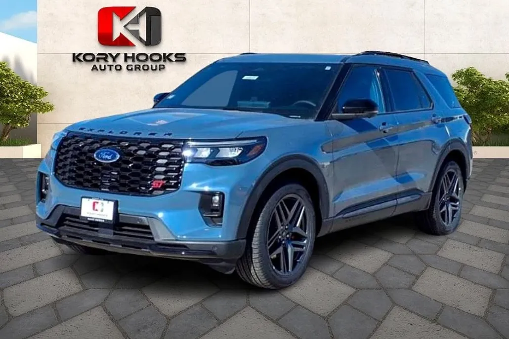 2025 Ford Explorer ST photo 1