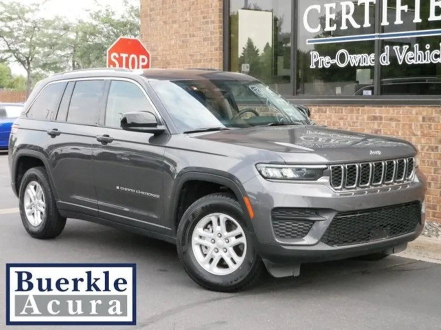 2023 Jeep Grand Cherokee Laredo photo 1