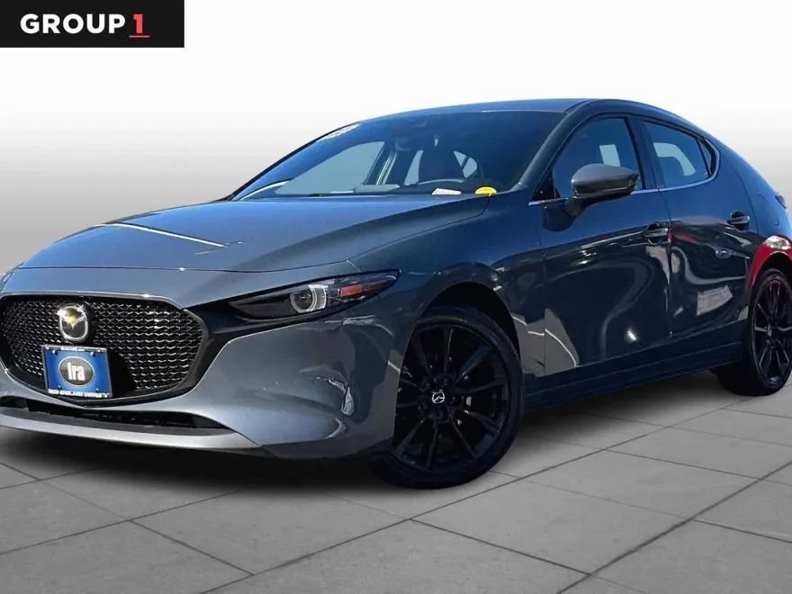 2022 Mazda Mazda3 Premium Hatchback photo 1