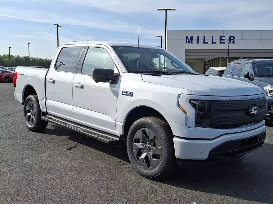 2025 Ford F-150 Lightning photo 1