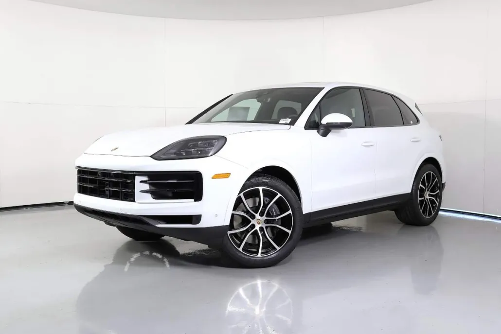 2025 Porsche Cayenne photo 1