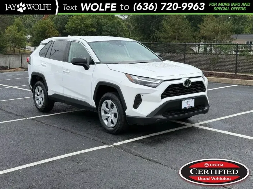 2024 Toyota RAV4 LE photo 1