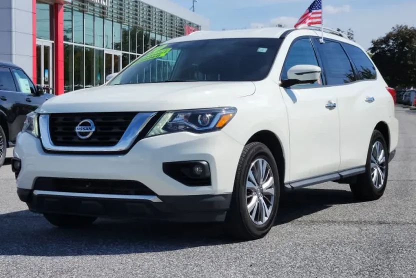 2020 Nissan Pathfinder SL 4x4 photo 1