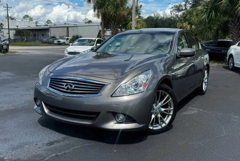2011 Infiniti G37 photo 1