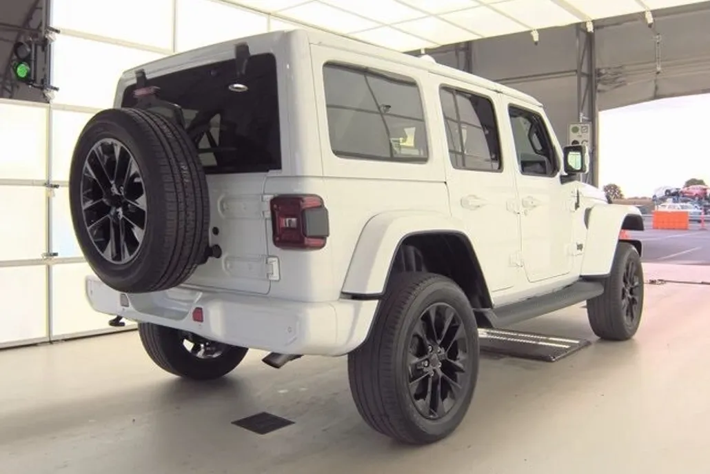 2023 Jeep Wrangler High Altitude photo 1