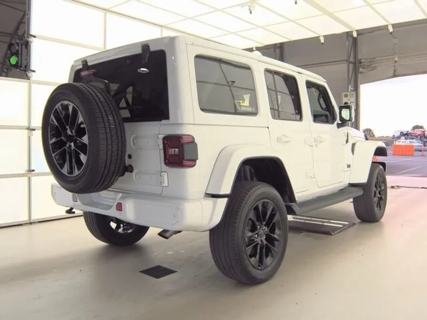 2023 Jeep Wrangler High Altitude photo 1