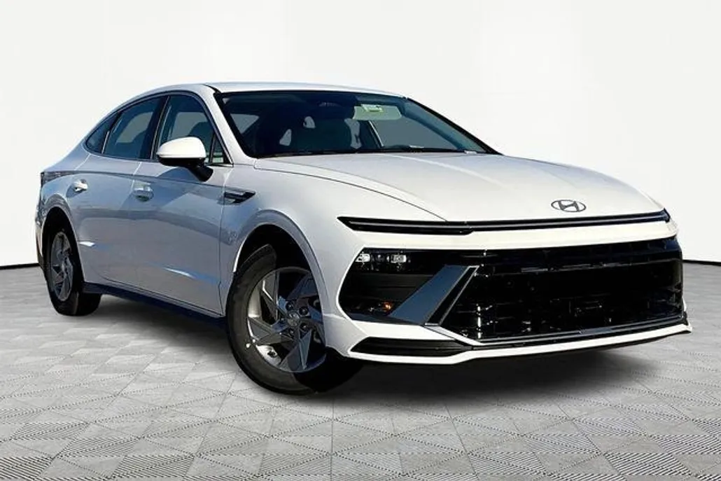 2025 Hyundai Sonata SE photo 1