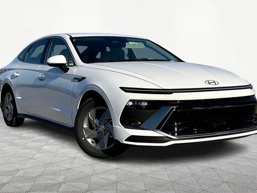2025 Hyundai Sonata SE photo 1