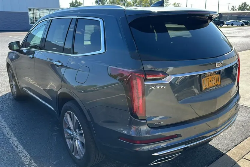 2020 Cadillac XT6 Premium Luxury photo 1