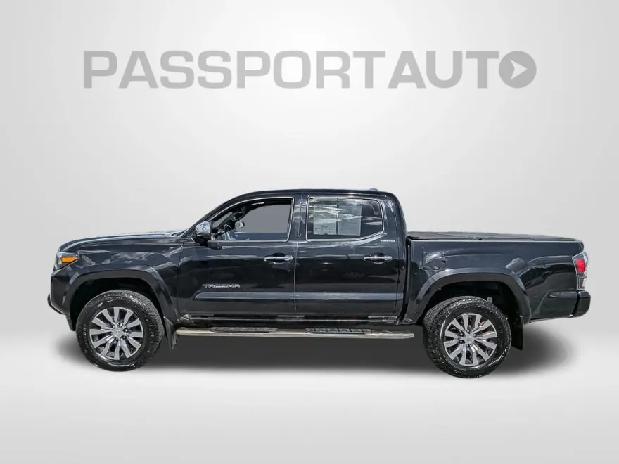 2022 Toyota Tacoma Limited V6 photo 1