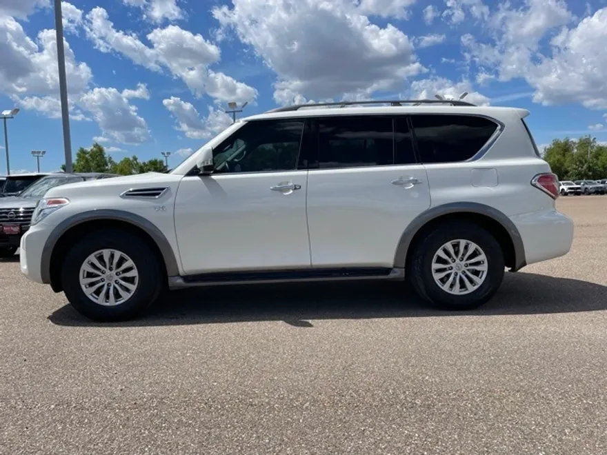 2019 Nissan Armada SV photo 1