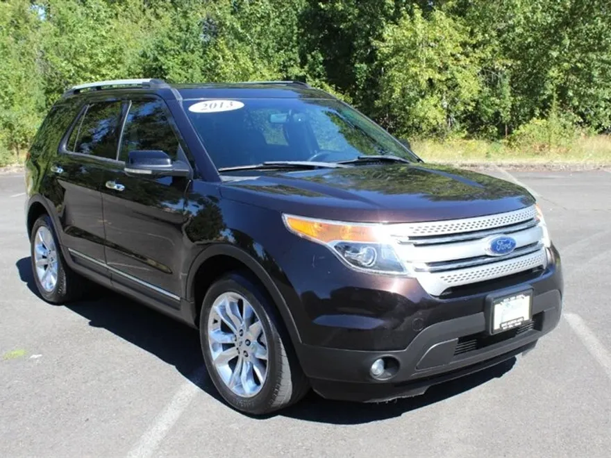 2013 Ford Explorer XLT photo 1
