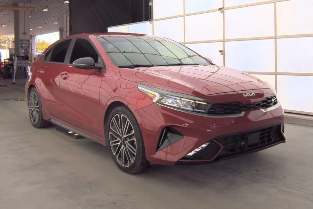 2023 Kia Forte GT photo 1