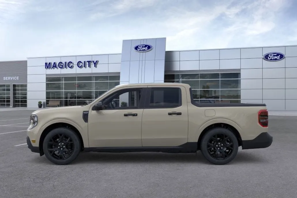 2025 Ford Maverick XLT photo 1