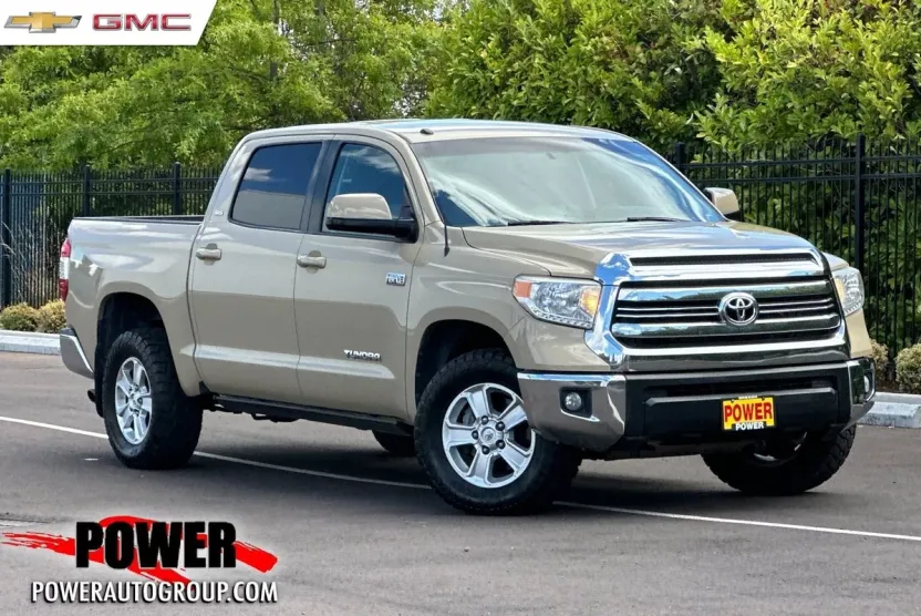 2017 Toyota Tundra SR5 photo 1