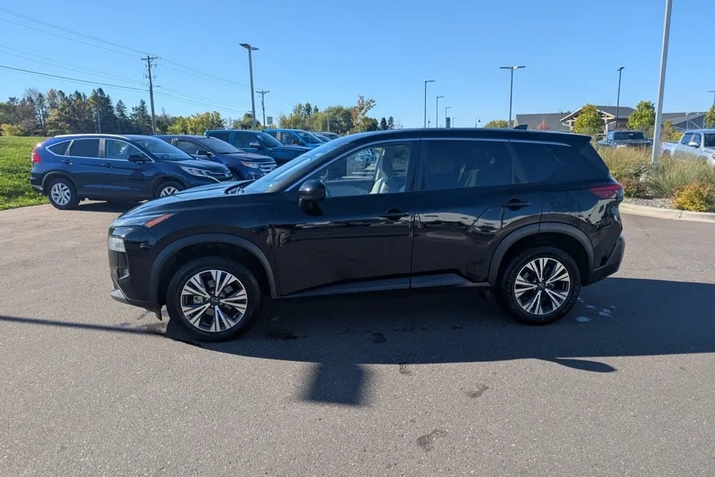 2023 Nissan Rogue SV photo 1