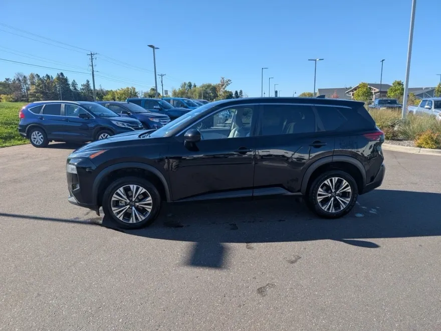 2023 Nissan Rogue SV photo 1