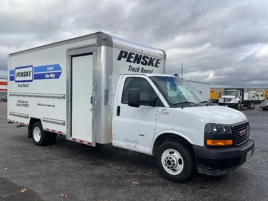 2022 Gmc Savana 3500 Cutaway photo 1
