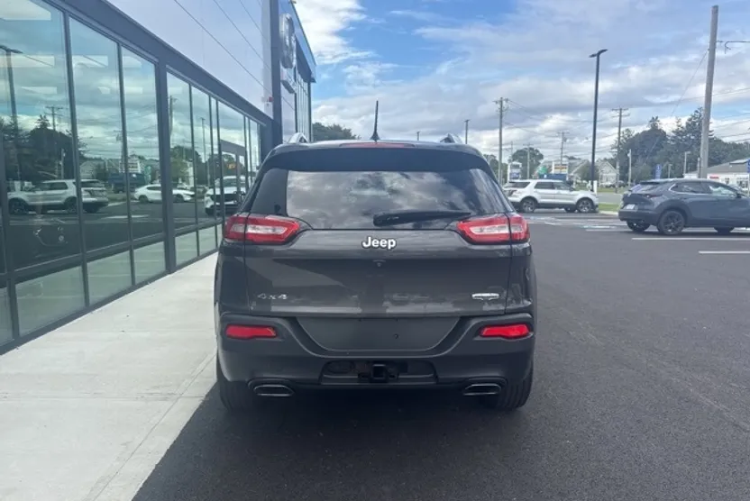 2016 Jeep Cherokee Latitude photo 1