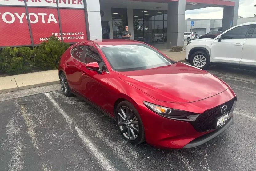 2020 Mazda Mazda3 Preferred Hatchback photo 1